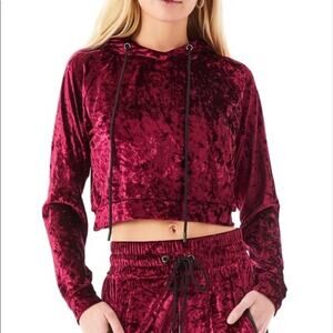 LF Emma & Sam Hoodie Women Small Red Velvet Soft Crop Knit Pullover Sweater
